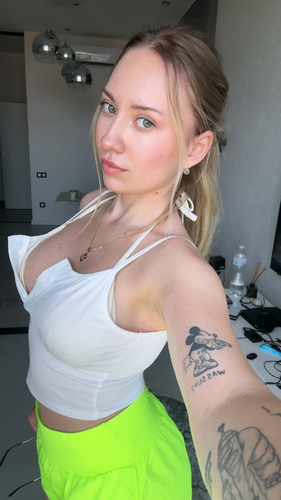 KateV in her underwear in Dusseldorf