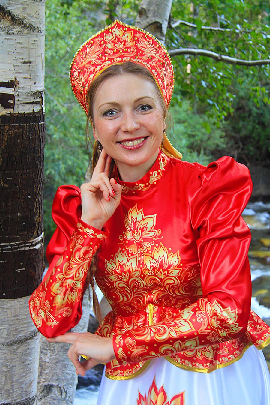 Women in Slavic costumes in Dusseldorf