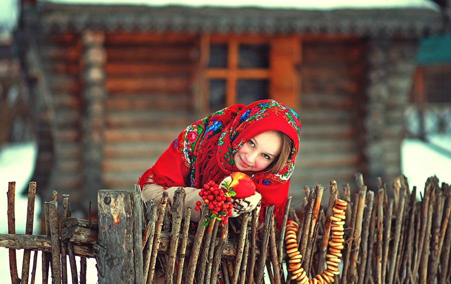 Sexy girl Women in Slavic costumes in Dusseldorf