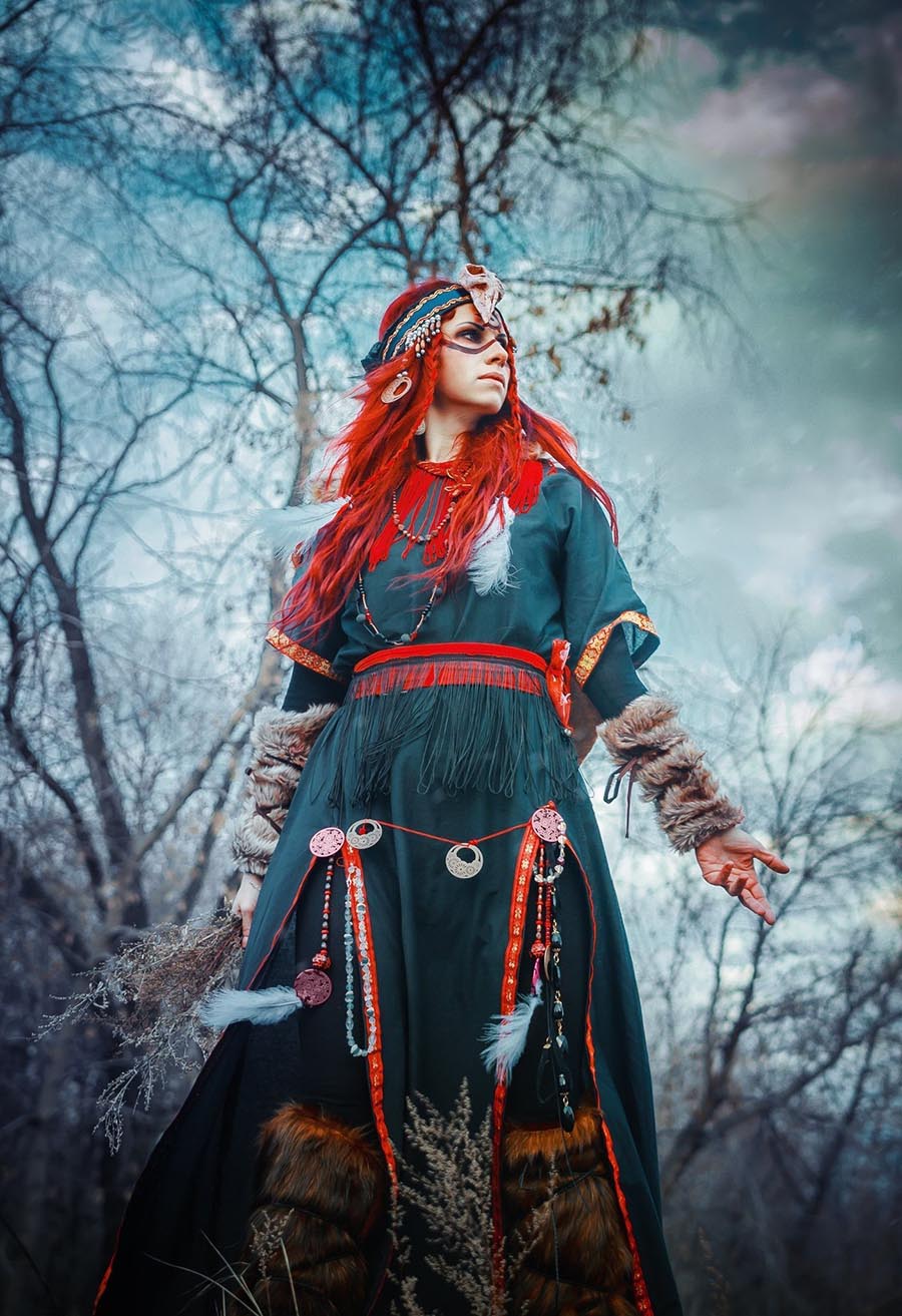 Girls in Slavic costumes underwear in Dusseldorf