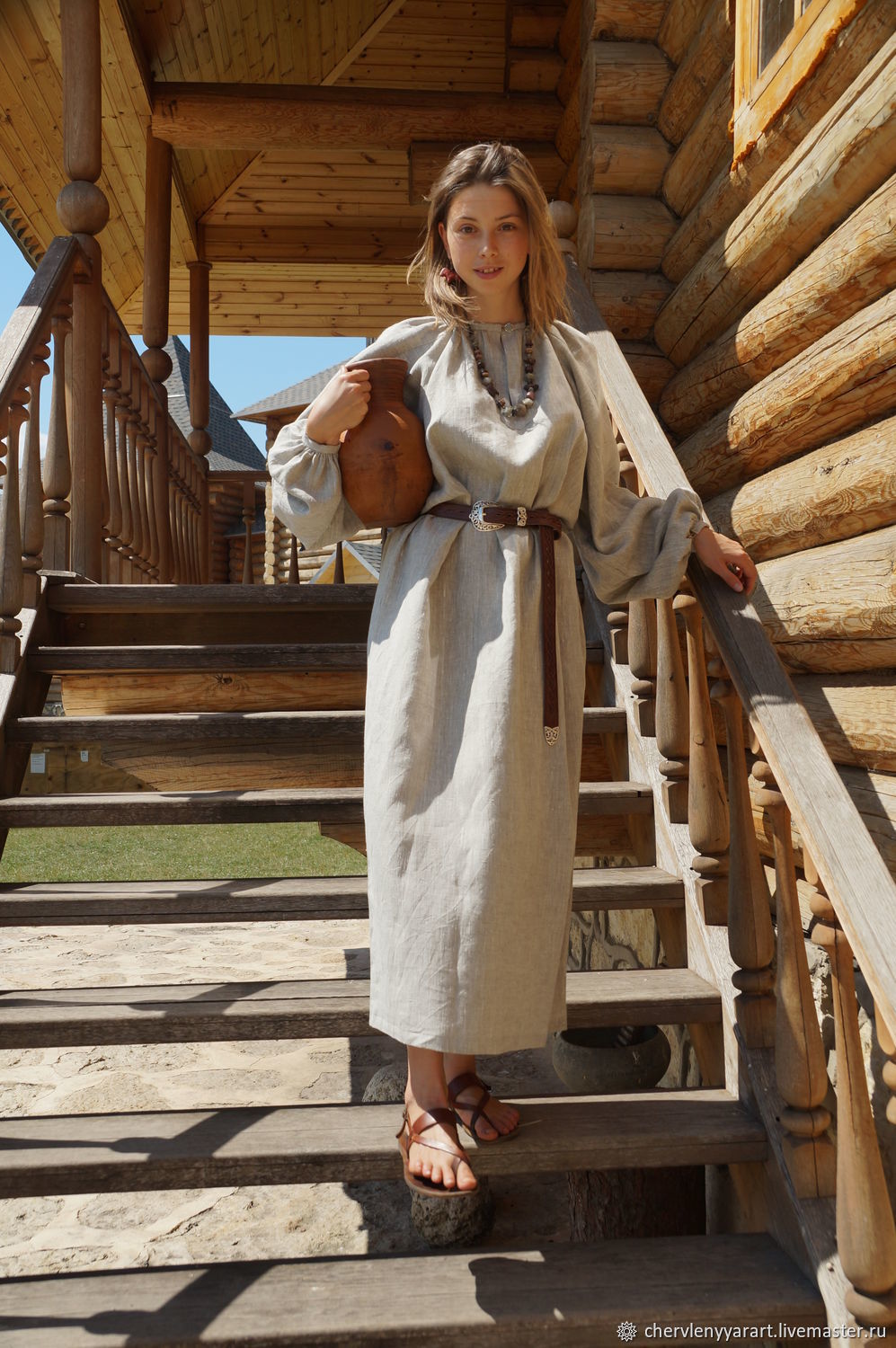 Girls in Slavic costumes in Dusseldorf